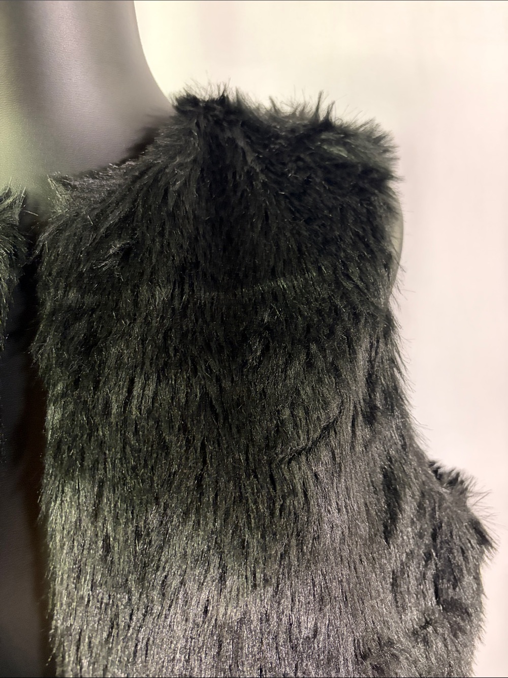 Gap True Black Faux Fur Open Front Vest - Picture 6 of 16